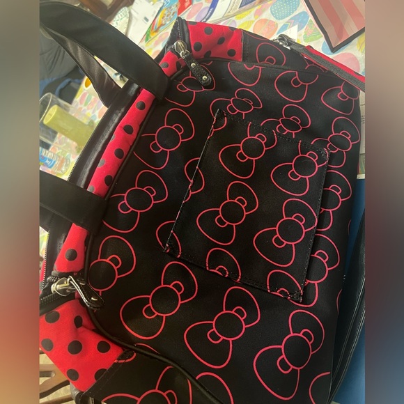 2011 Hello Kitty Loungefly Duffle Bag - Picture 4 of 8